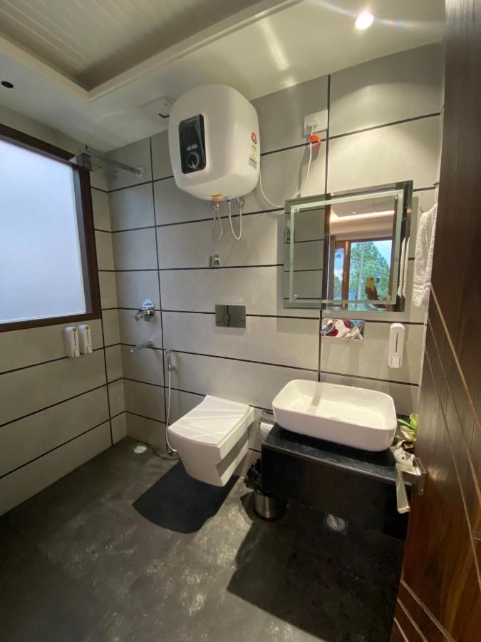 The Westberry 50Mtrs Offroading And 50 Mtrs Nature Path Bed & Breakfast Shimla Bagian luar foto