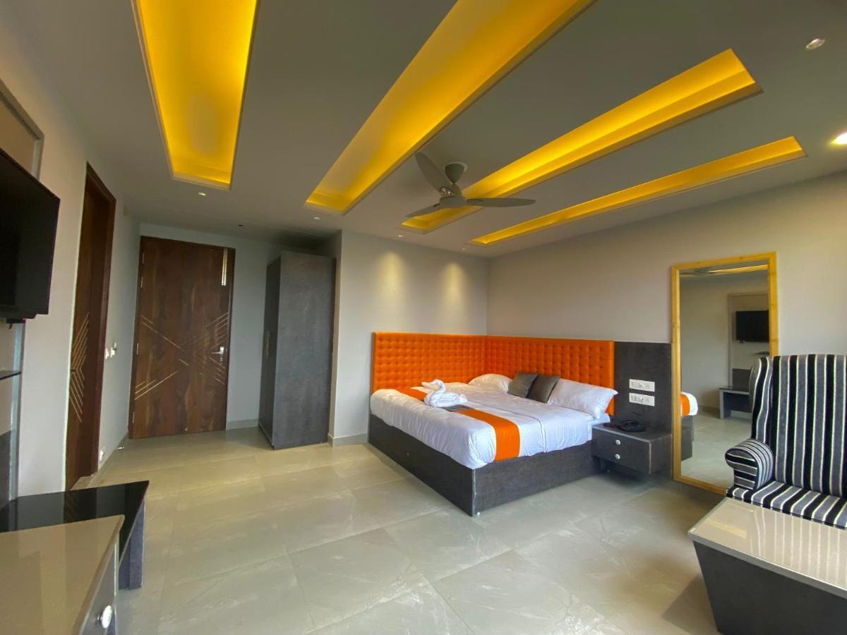The Westberry 50Mtrs Offroading And 50 Mtrs Nature Path Bed & Breakfast Shimla Bagian luar foto