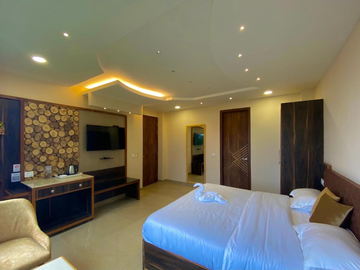 The Westberry 50Mtrs Offroading And 50 Mtrs Nature Path Bed & Breakfast Shimla Bagian luar foto